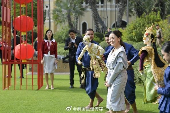 管理层明确